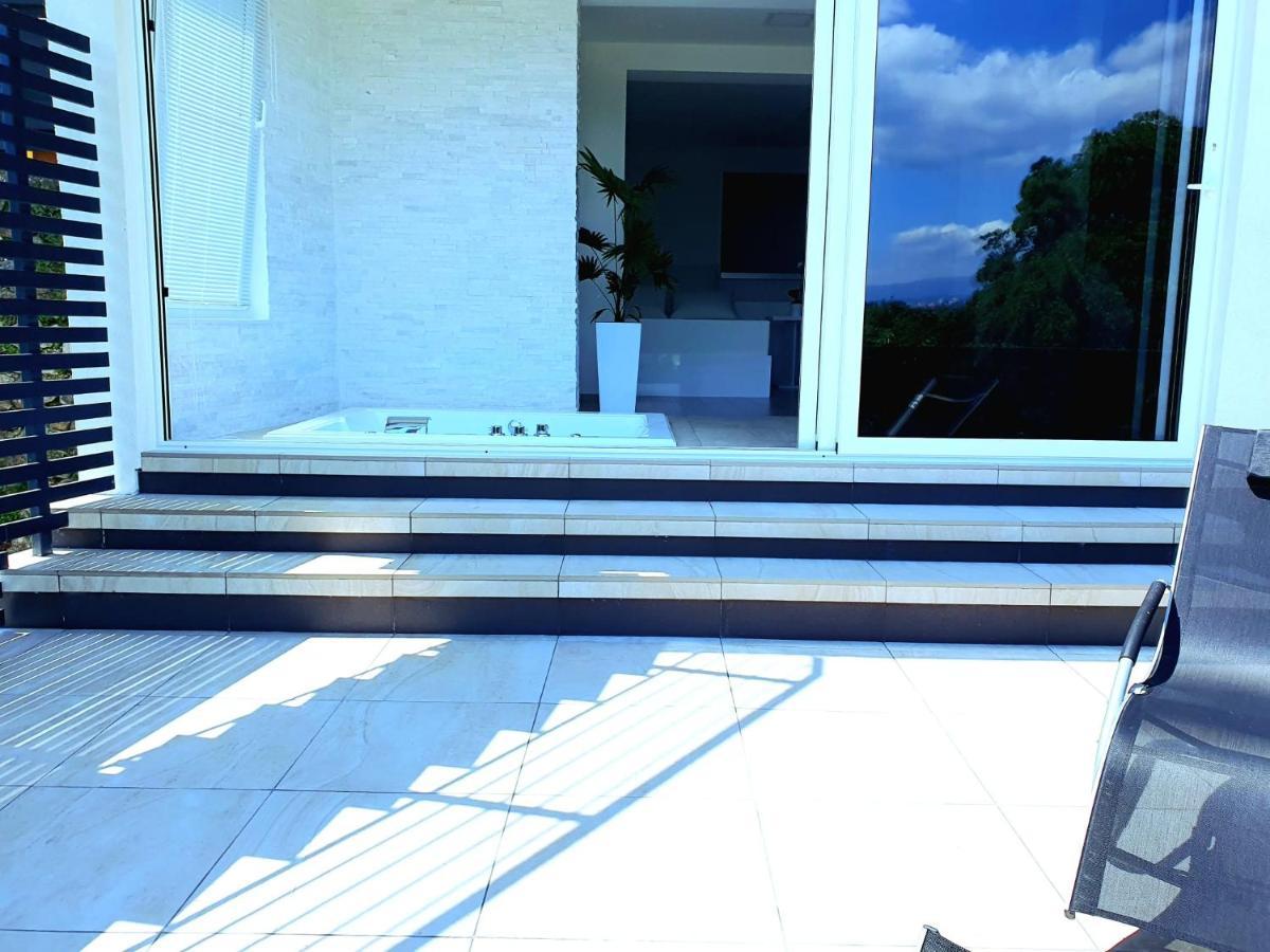 Jacuzzi Penthouse Apartment 마툴지 외부 사진